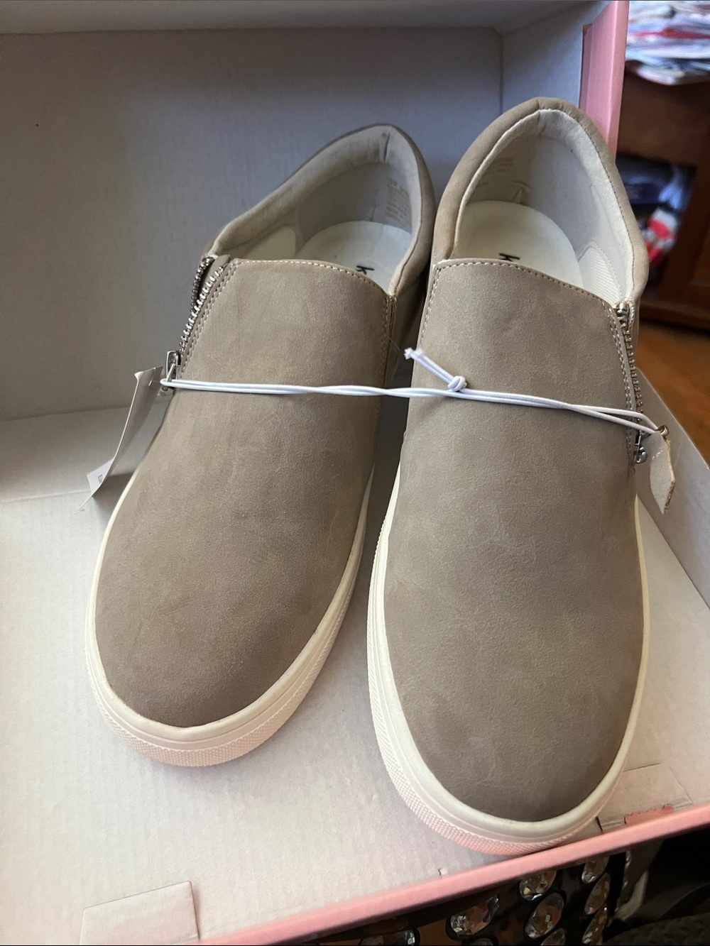 Kensie Men's Slip-On Loafers in Taupe with White Sole